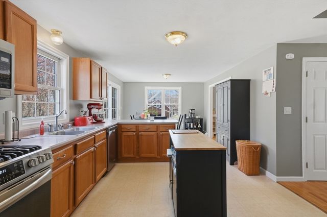 87 South Riverview, Haverhill, MA 01835