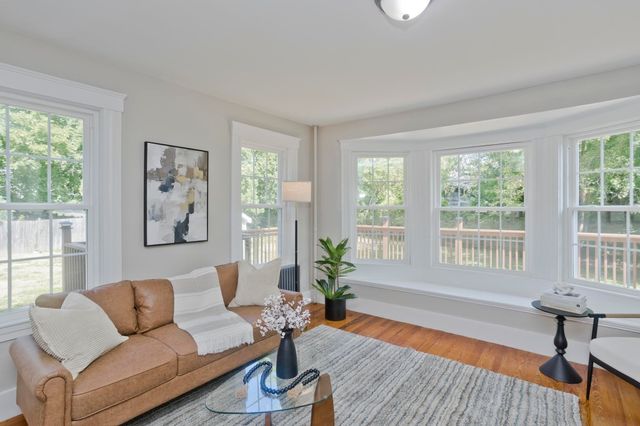 7 Lawndale Street, Easthampton, MA 01027