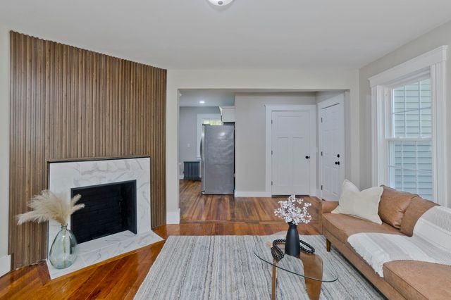 7 Lawndale Street, Easthampton, MA 01027