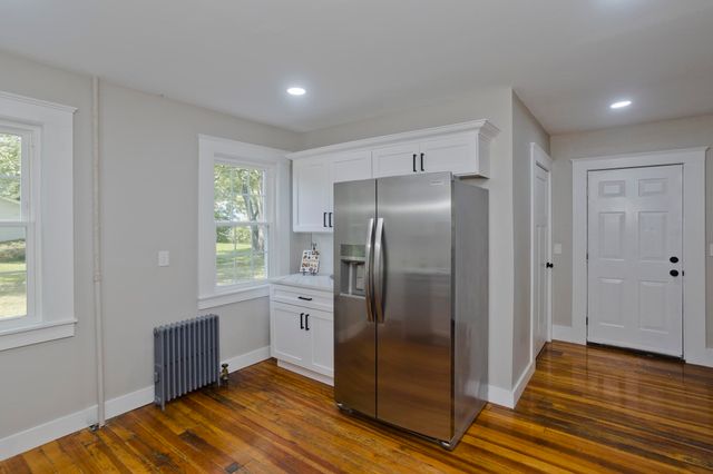 7 Lawndale Street, Easthampton, MA 01027