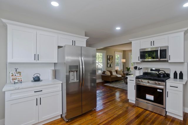 7 Lawndale Street, Easthampton, MA 01027