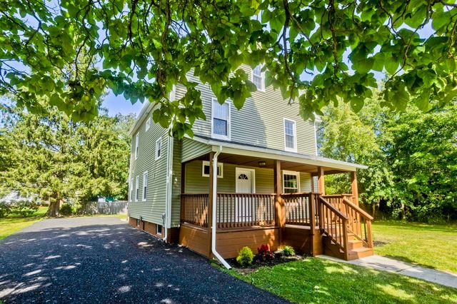 7 Lawndale Street, Easthampton, MA 01027