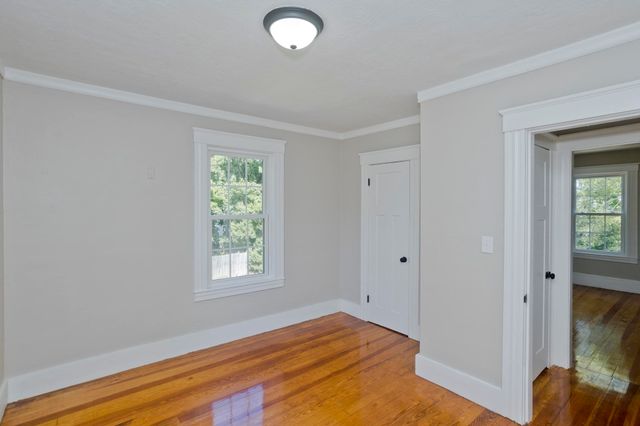 7 Lawndale Street, Easthampton, MA 01027