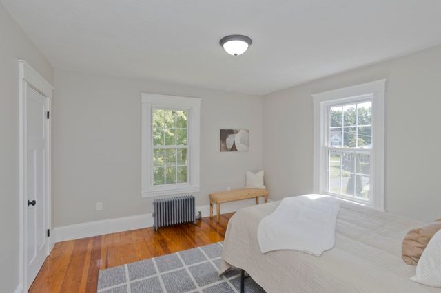 7 Lawndale Street, Easthampton, MA 01027