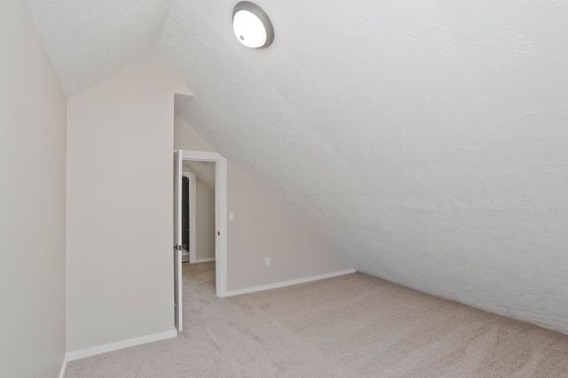 7 Lawndale Street, Easthampton, MA 01027