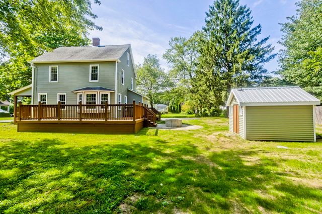 7 Lawndale Street, Easthampton, MA 01027