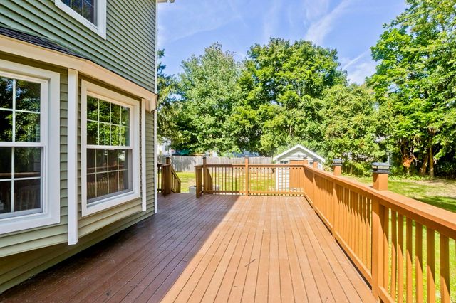 7 Lawndale Street, Easthampton, MA 01027