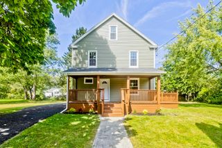 7 Lawndale Street, Easthampton, MA 01027