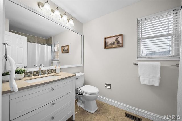 1323 Tahoe Valley Court, St Louis, MO 63021