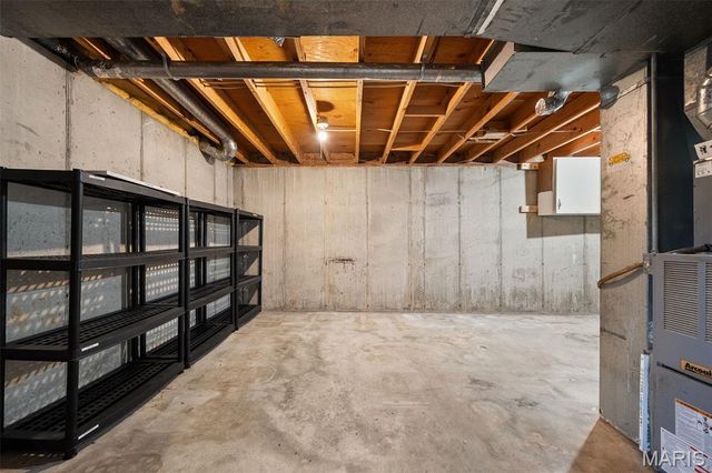 1323 Tahoe Valley Court, St Louis, MO 63021