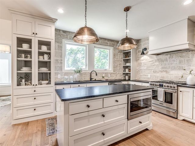 7308 Sunset Sail Avenue, Edmond, OK 73034