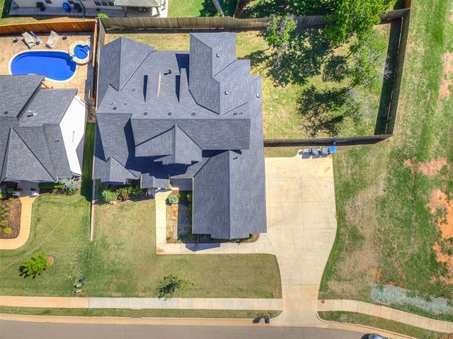 7308 Sunset Sail Avenue, Edmond, OK 73034