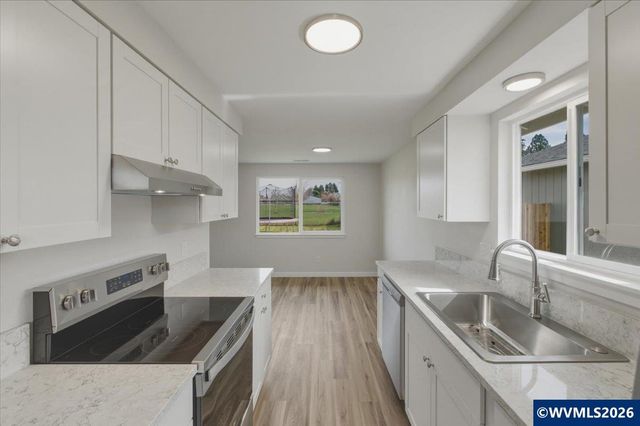 3749 Tudor Wy SE, Albany, OR 97322