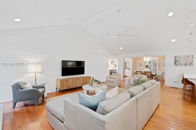 173 Spanish Point Dr, Beaufort, SC 29902