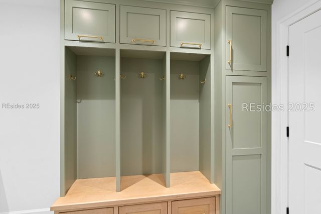 173 Spanish Point Dr, Beaufort, SC 29902