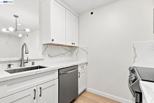 685 Dartmore Ln 365, Hayward, CA 94544
