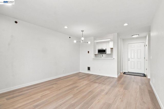 685 Dartmore Ln 365, Hayward, CA 94544