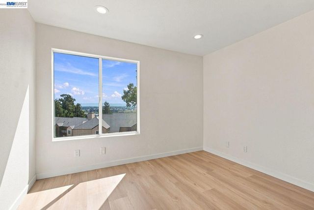 685 Dartmore Ln 365, Hayward, CA 94544