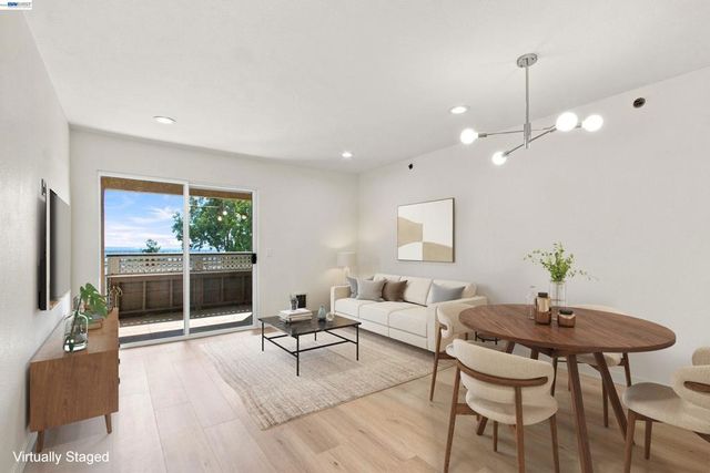 685 Dartmore Ln 365, Hayward, CA 94544