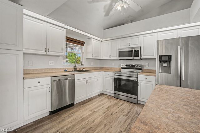 2706 SW 3rd PL, Cape Coral, FL 33914