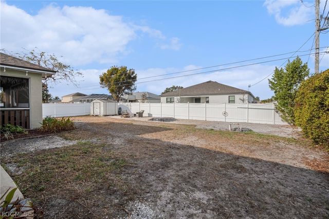2706 SW 3rd PL, Cape Coral, FL 33914