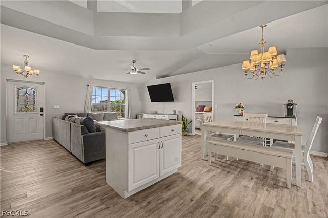 2706 SW 3rd PL, Cape Coral, FL 33914