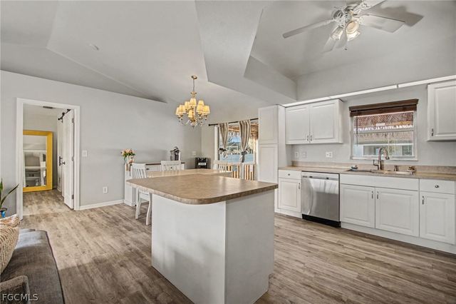 2706 SW 3rd PL, Cape Coral, FL 33914