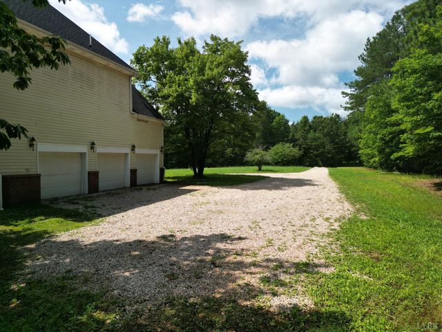 1505 Chestnut Grove, Appomattox, VA 24522