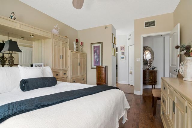 7979 SAILBOAT KEY BOULEVARD S 101, South Pasadena, FL 33707