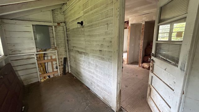 100 Lipscomb Street, Gaffney, SC 29340