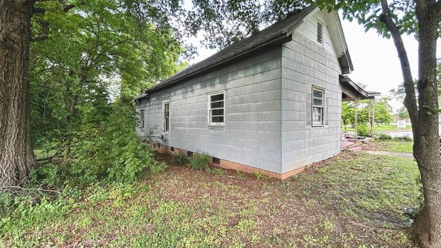 100 Lipscomb Street, Gaffney, SC 29340