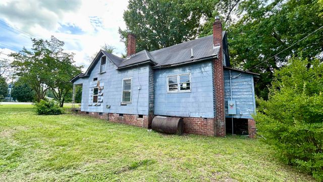 100 Lipscomb Street, Gaffney, SC 29340