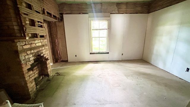 100 Lipscomb Street, Gaffney, SC 29340