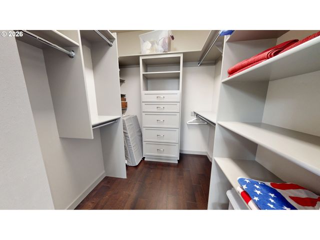 1074 HAMILTON St, Springfield, OR 97477