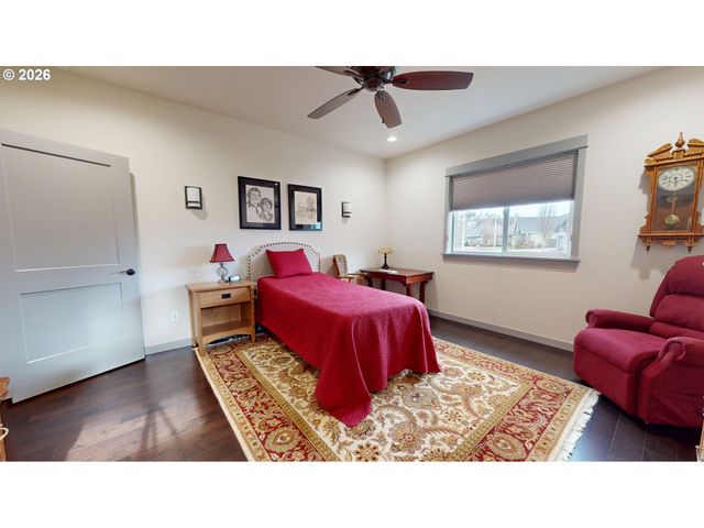 1074 HAMILTON St, Springfield, OR 97477