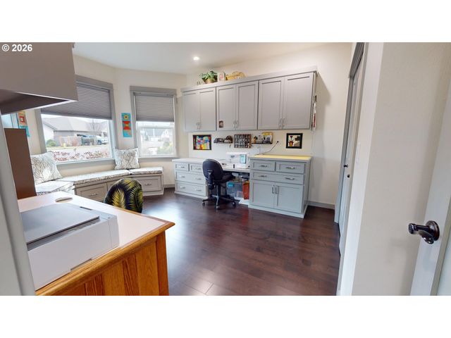 1074 HAMILTON St, Springfield, OR 97477