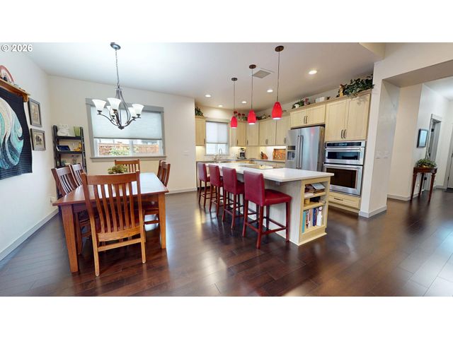 1074 HAMILTON St, Springfield, OR 97477