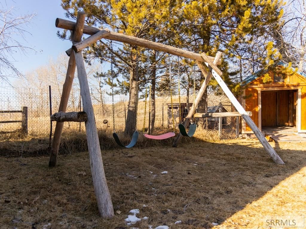 Image 10 of property listing at 319 N Pine Street, Parker, ID 83445