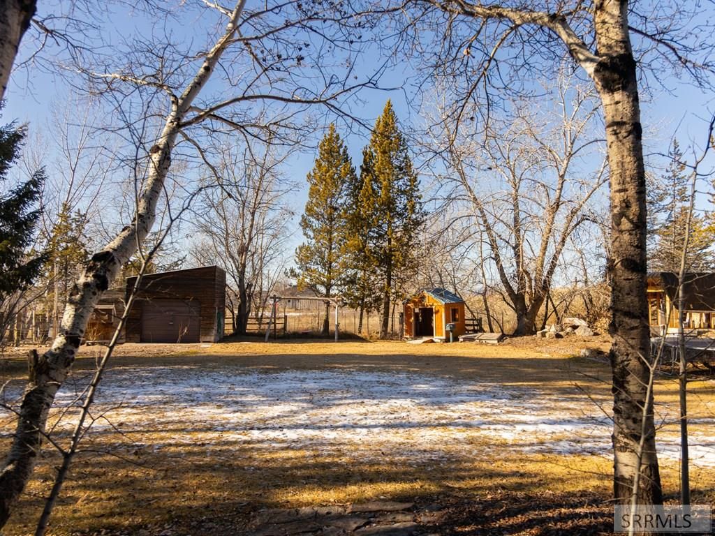 Image 6 of property listing at 319 N Pine Street, Parker, ID 83445