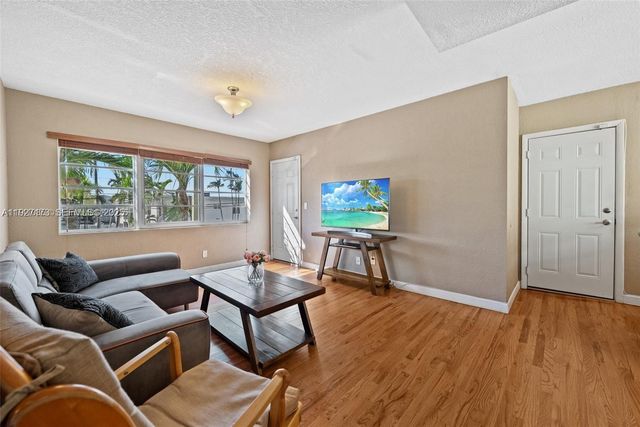 8345 Byron Ave 6, Miami Beach, FL 33141