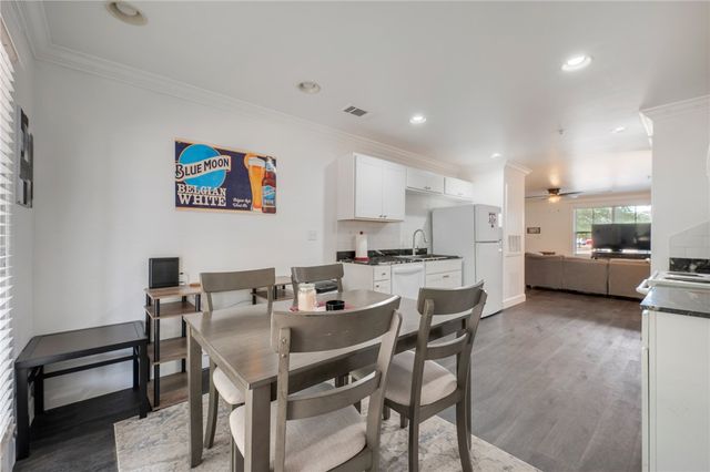 1725 Harvey Mitchell 612, College Station, TX 77840