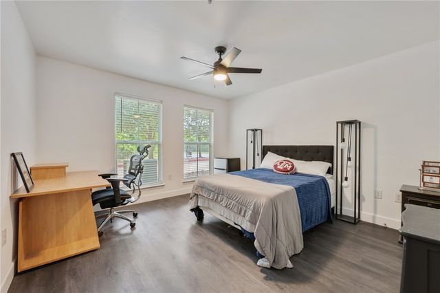 1725 Harvey Mitchell 612, College Station, TX 77840