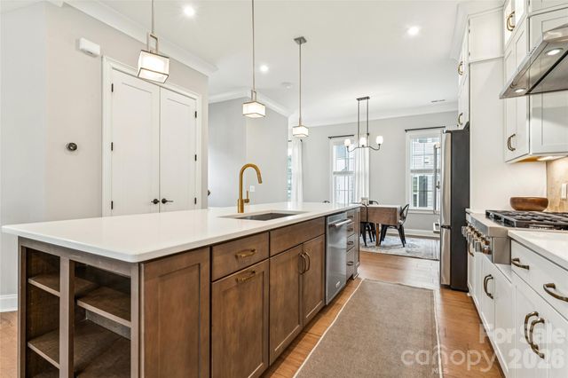 200 Emerson Avenue, Charlotte, NC 28204