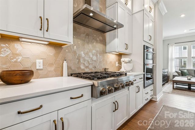 200 Emerson Avenue, Charlotte, NC 28204