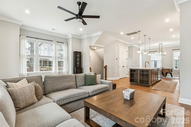 200 Emerson Avenue, Charlotte, NC 28204