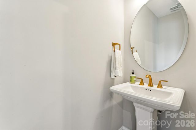 200 Emerson Avenue, Charlotte, NC 28204