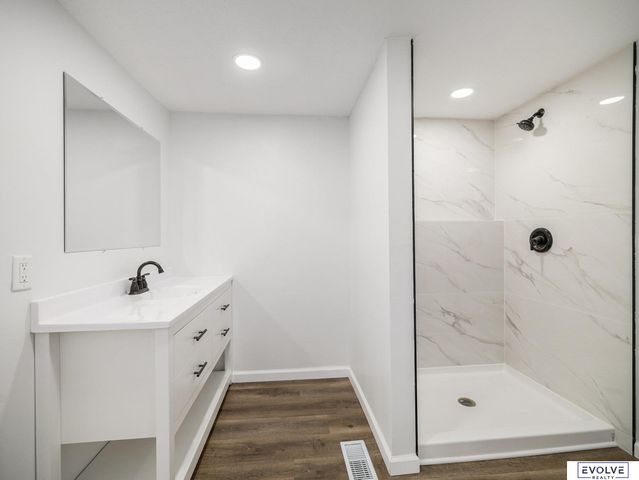 803 Ave H, Plattsmouth, NE 68048