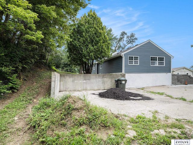 803 Ave H, Plattsmouth, NE 68048