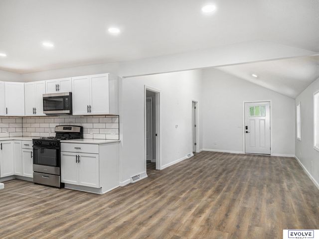 803 Ave H, Plattsmouth, NE 68048