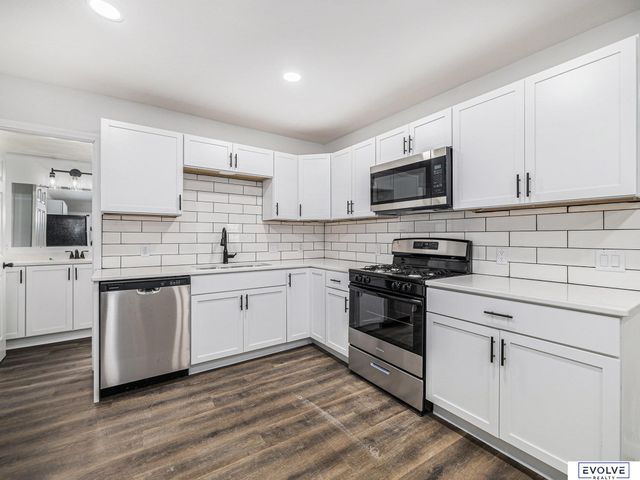 803 Ave H, Plattsmouth, NE 68048